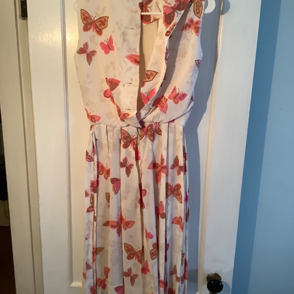 Dress - Picture 2 of 3